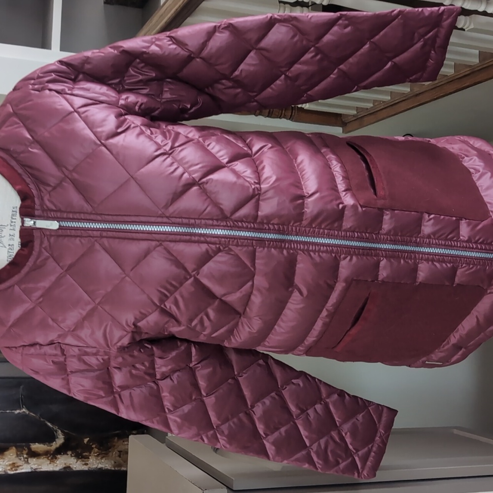 Lole Women's Quilted Lightweight Burgundy Jacket P2P 19.75 Length 32 - Picture 3 of 4